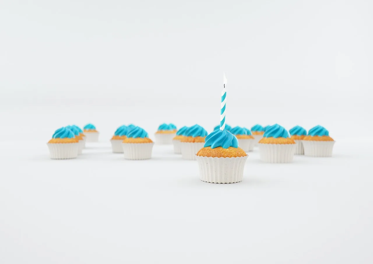 candle, cakes, date of birth, celebration, candles, blue, happy birthday, cute. Celebrity birthdays in March: how a US birth date is verified